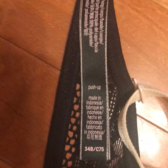 VS Lacy Push-Up Bra Size 34B - Picture 9 of 9